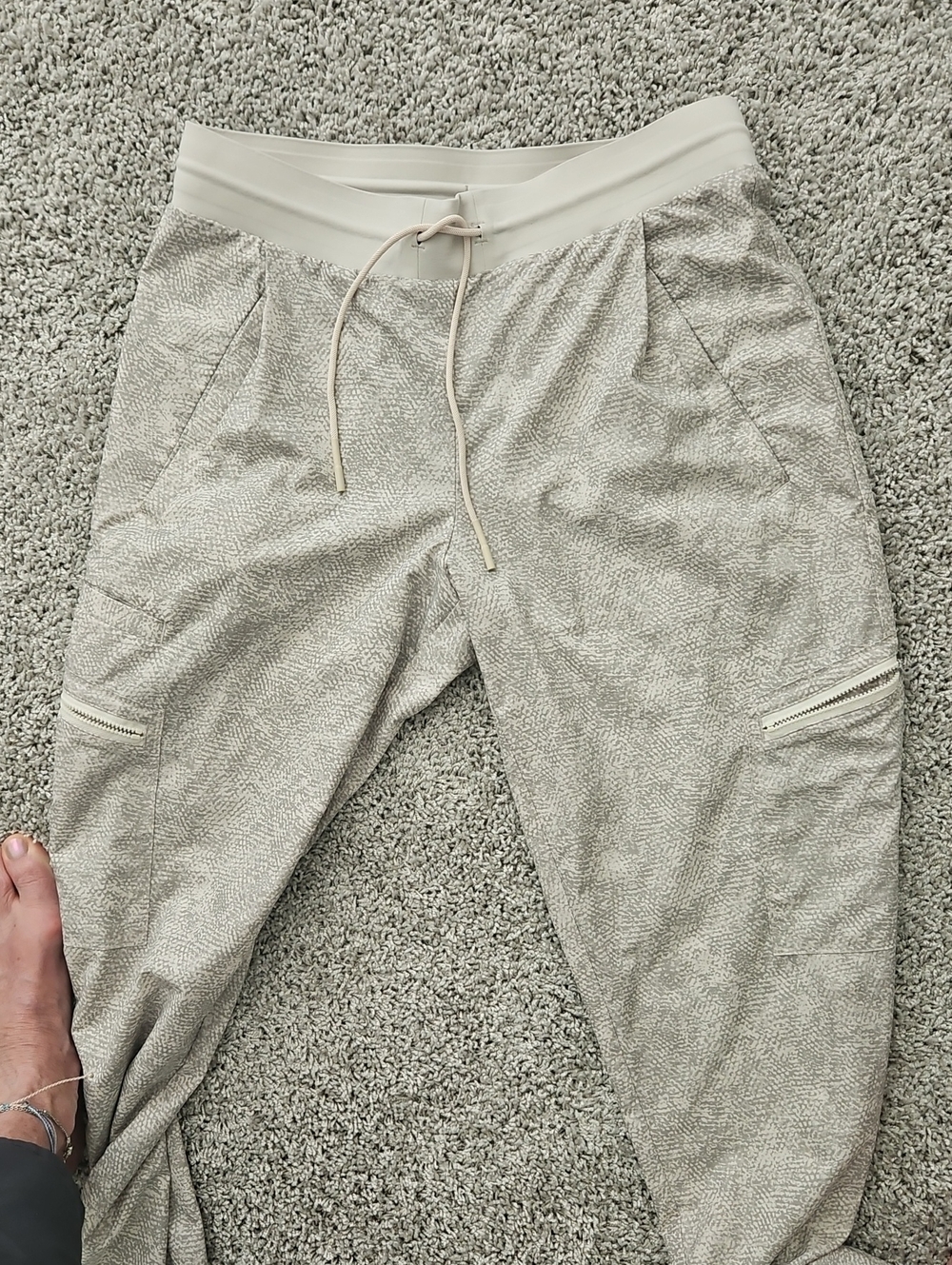 Womens Athleta Casual Drawstring Jogger Pants in Light Beige Very Soft